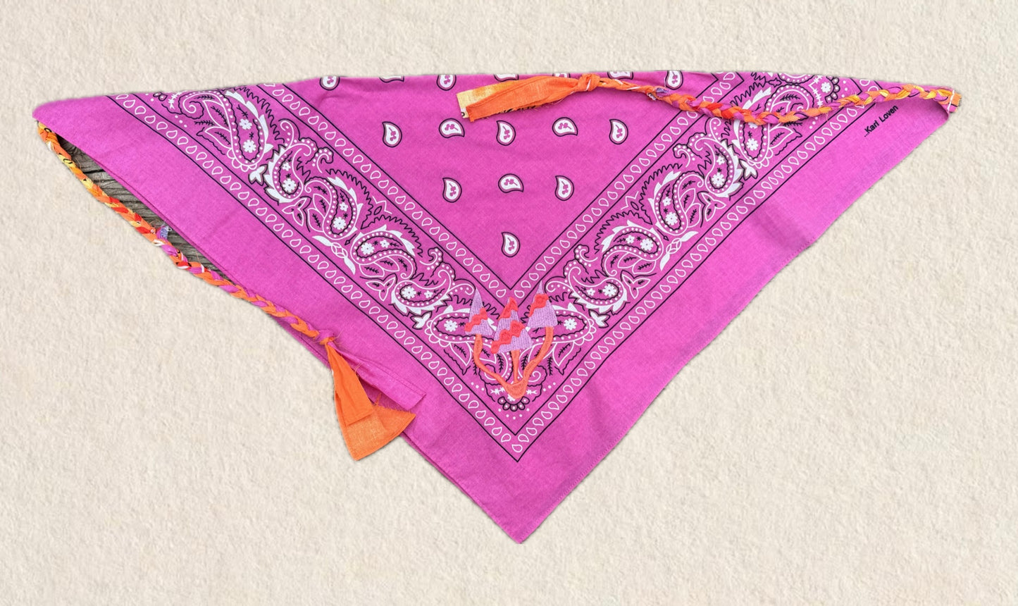 Bandanas bordadas con tiras