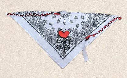 Bandanas bordadas con tiras