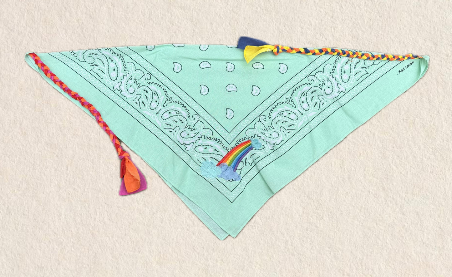 Bandanas bordadas con tiras