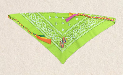 Bandanas bordadas con tiras