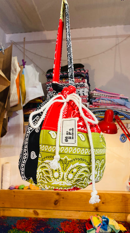 Patchwork bucket bag paisley