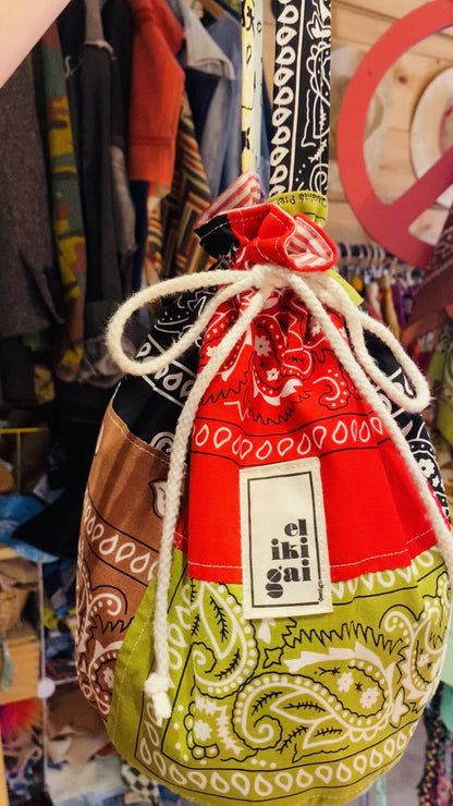 Patchwork bucket bag paisley