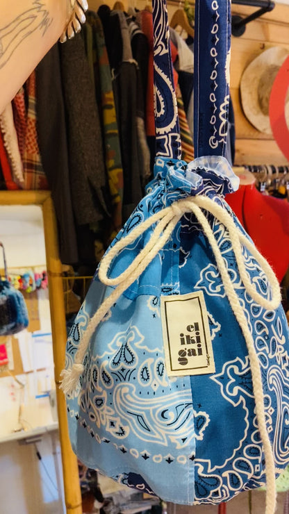 Patchwork bucket bag paisley